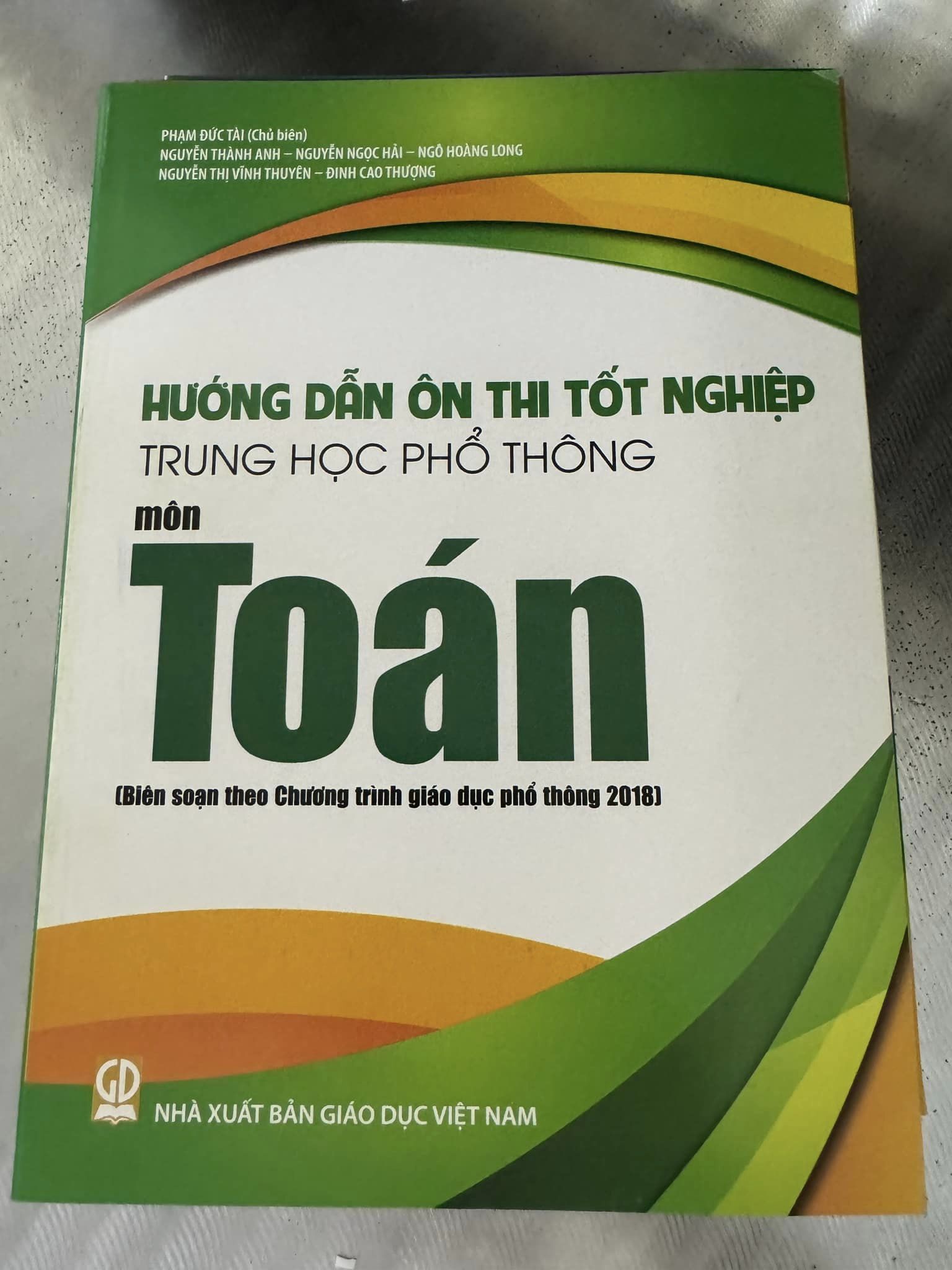 HƯỚNG DẪN ÔN THI TN THPT MÔN TOÁN (CTM) NXB BGD