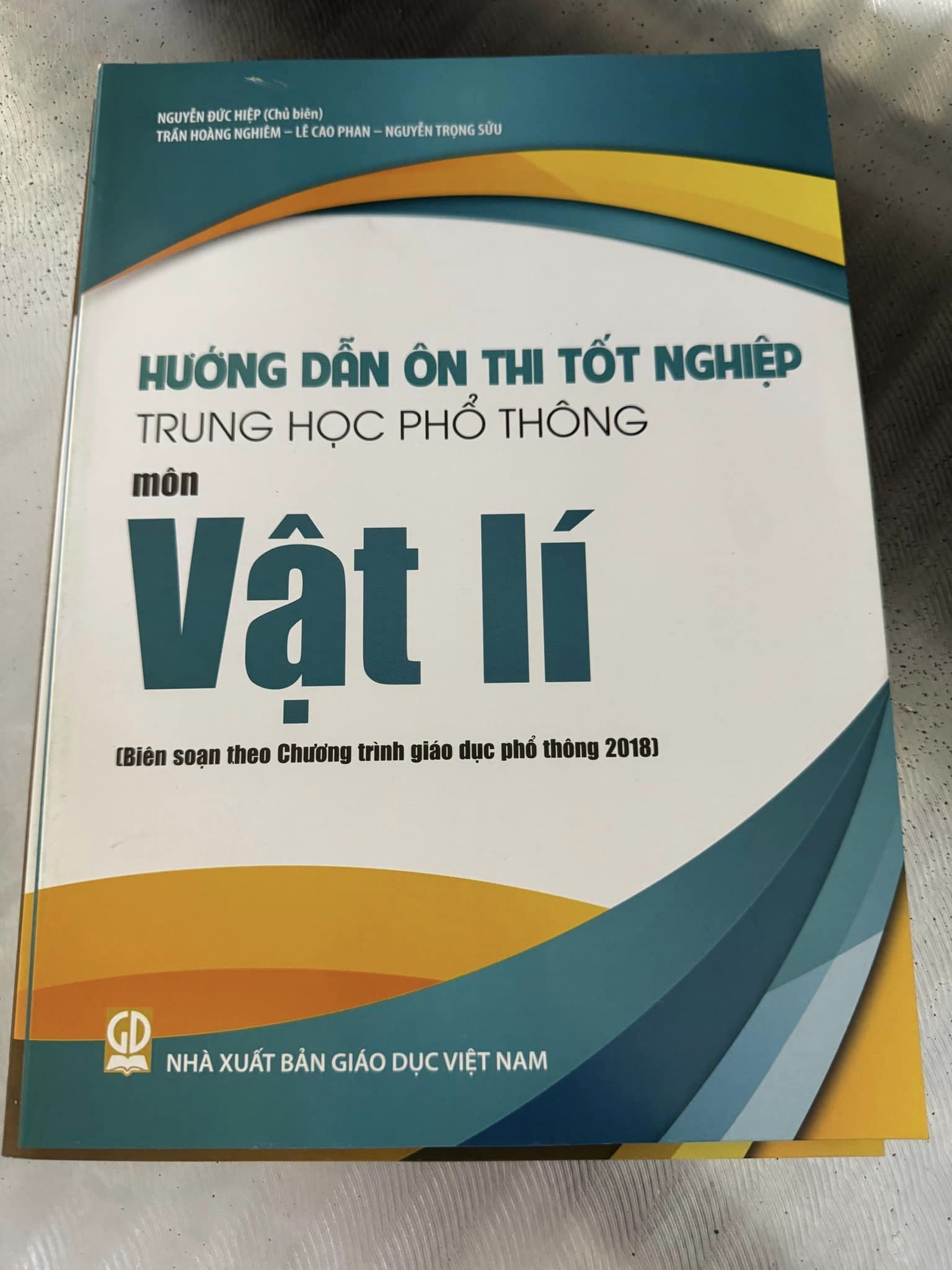 HƯỚNG DẪN ÔN THI TN THPT MÔN LÝ (CTM) NXB BGD