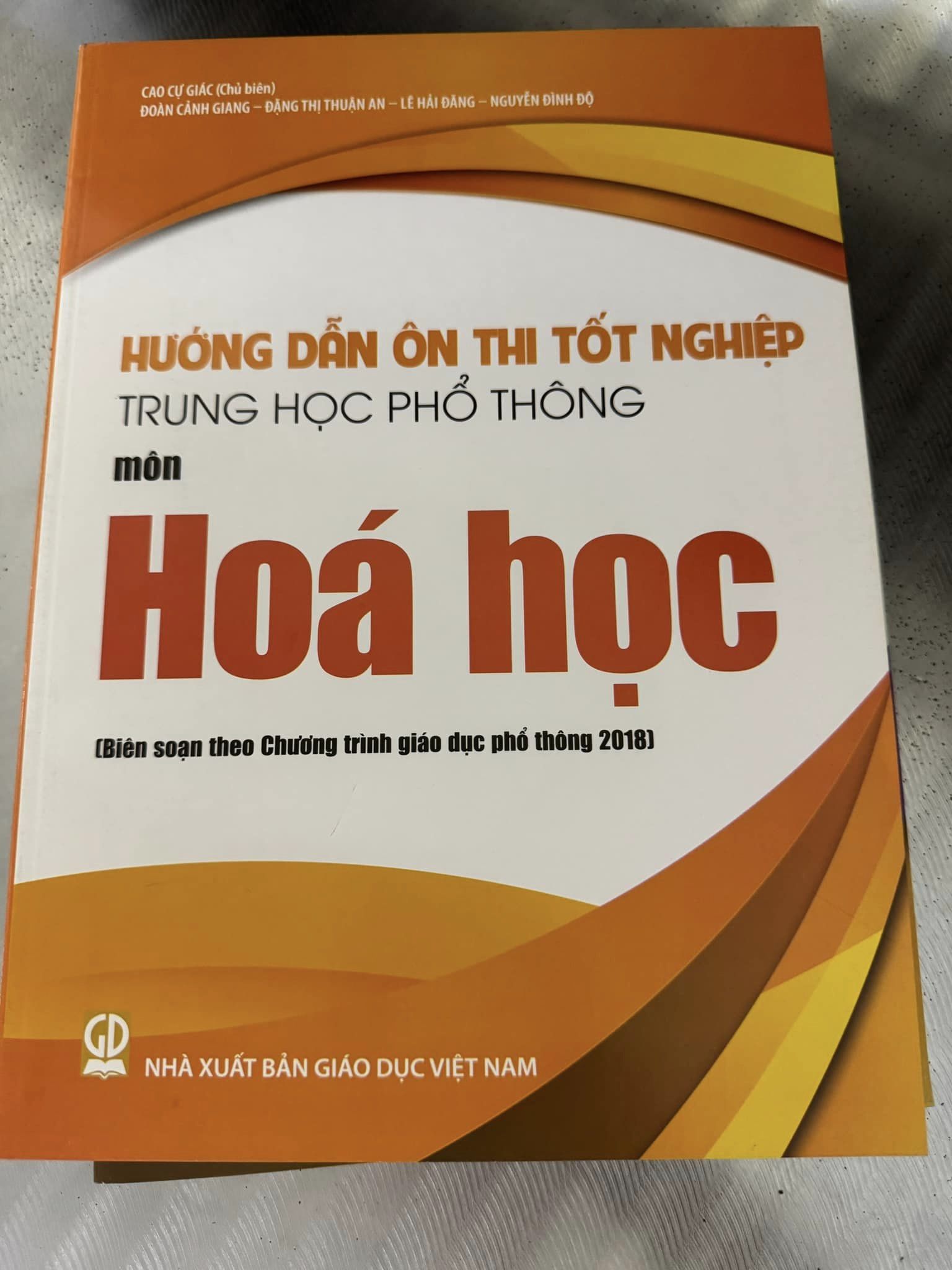 HƯỚNG DẪN ÔN THI TN THPT MÔN HOÁ (CTM) NXB BGD